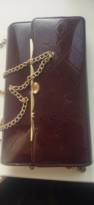 Клатч лакований новий