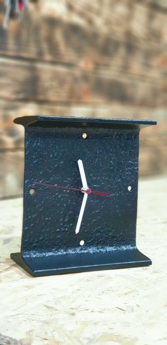 Годинник металевий в стилі LOFT