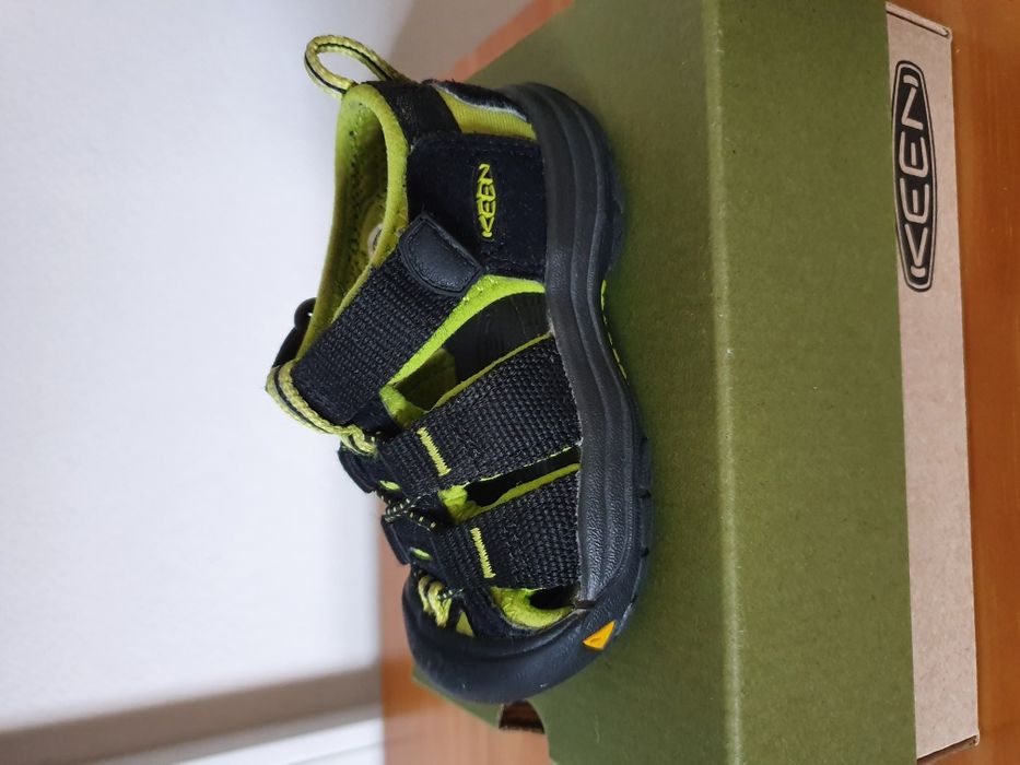 Sapatilhas Keen Tam 20/21 (Novas)