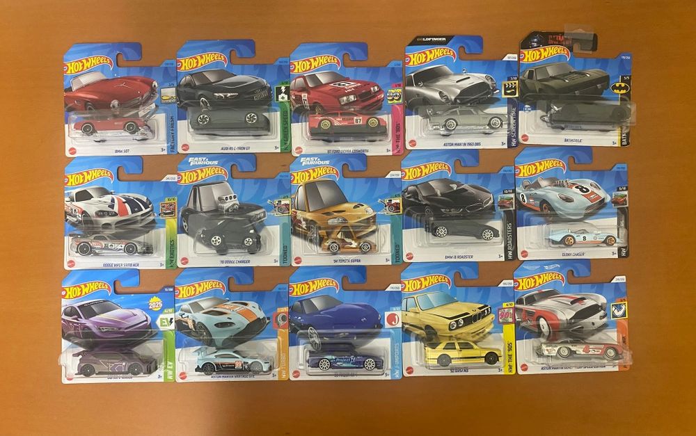 Hot wheels 85 unidades