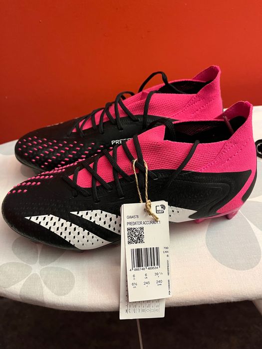 Buty piłkarskie korki