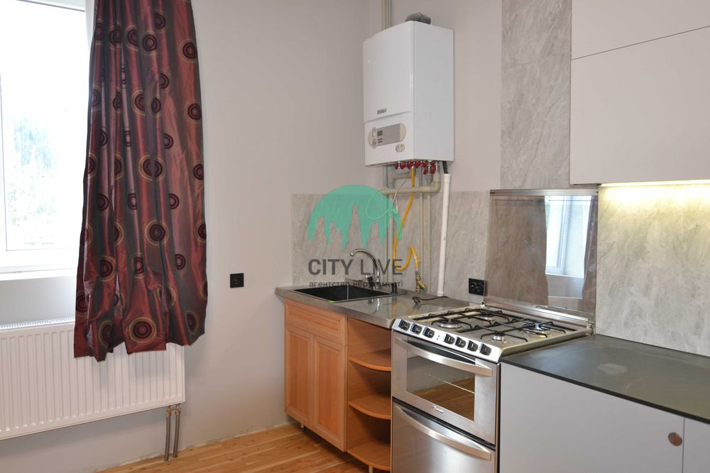 Продається Котедж на 17 номерів. Вигідна інвестиція в Карпатах.(63)