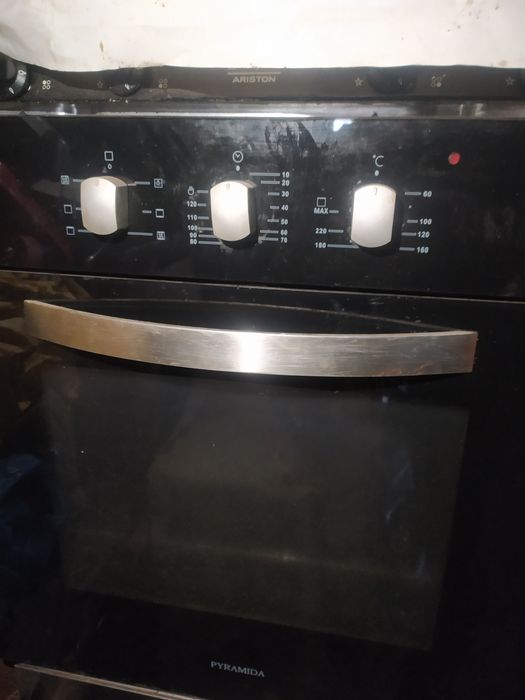 Продам встроенную духовку Pyramida F60TMR