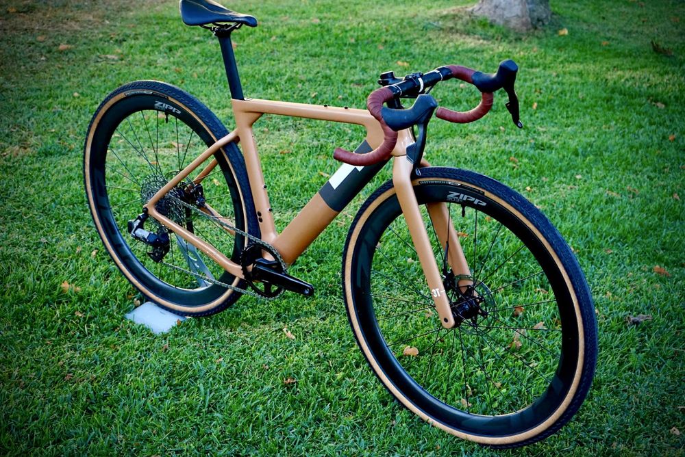 Bicicleta Gravel T3 Exploro Carbono
