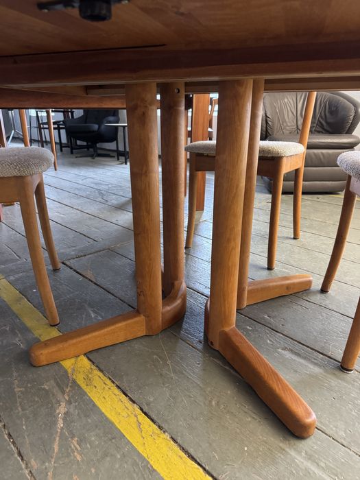 Duński,okragły,rozkładany stół z litego drewna tekowego marki GRAMRODE