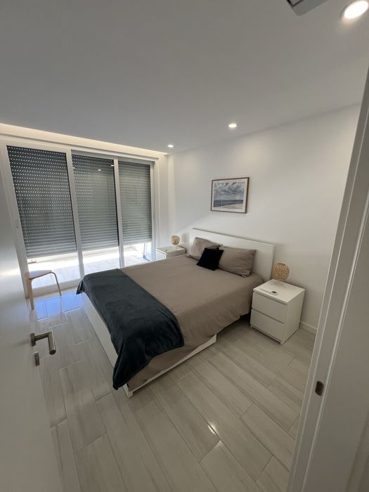 T1 novo a 5min a pé da praia c/ garagem