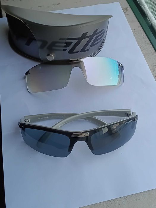Óculos de sol arnette TRICK 4033 usados, com 2 opções de lentes+caixa.