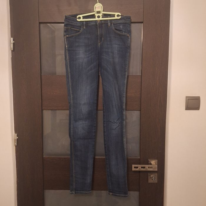 Guess spodnie jeansowe damskie
