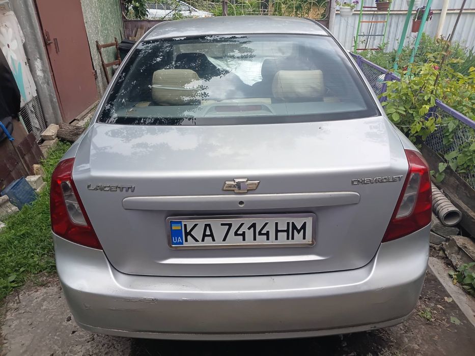 продам машину гарному стані