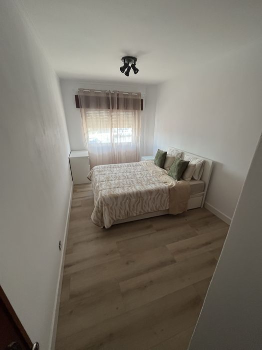 Aluguer quarto mina de agua