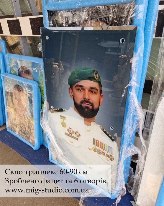 Фото в склі на пам'ятник - Ритуальні таблички та овали