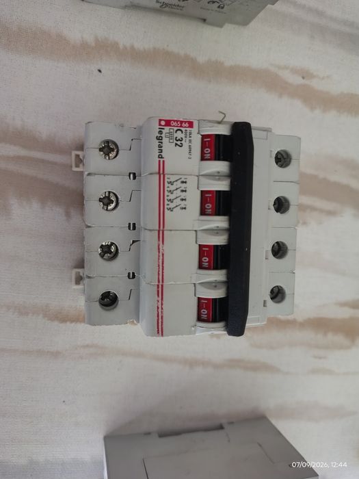 Lote Material Elétrico Profissional - DISJUNTORES, DIFERENCIAIS , Magnetotérmicos