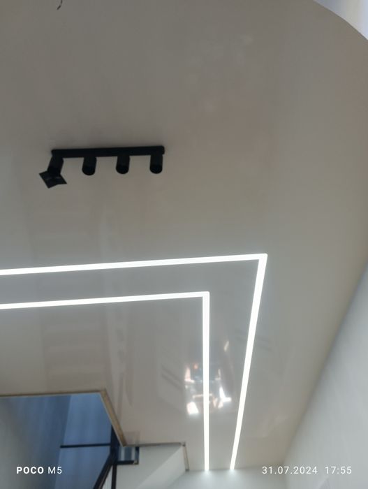 Натяжні стелі Modern House