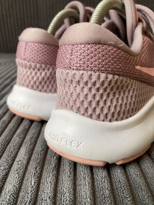 кросівки Nike Flex Experience RN 7