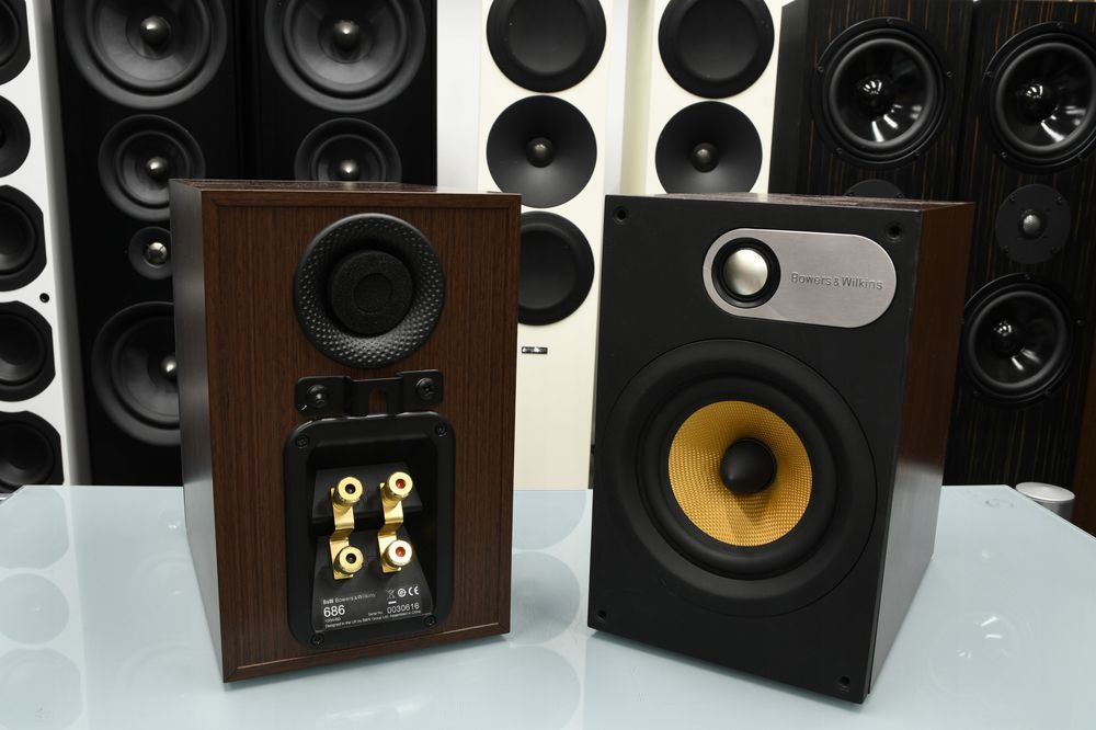 kolumny podstawkowe głośniki surround Monitory B&W Bowers & Wilkins 686