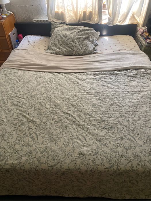 Cama de Casal com 2 COLCHÕES