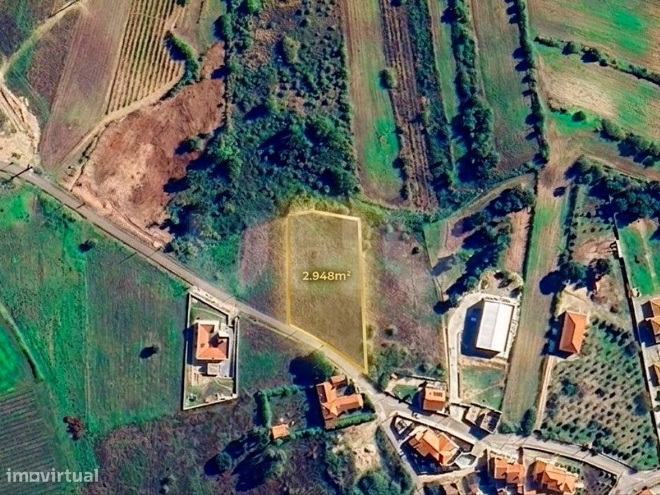 Terreno com 2.948m² para venda em Runa