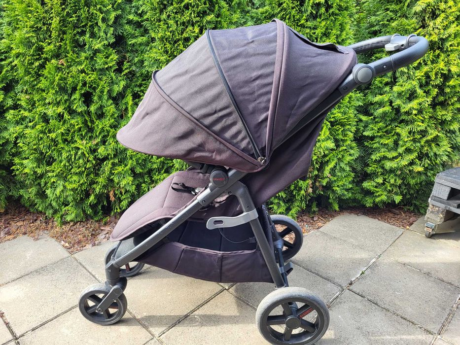 Lekki wózek spacerowy MAST Swiss design M4 Onyx ciemny