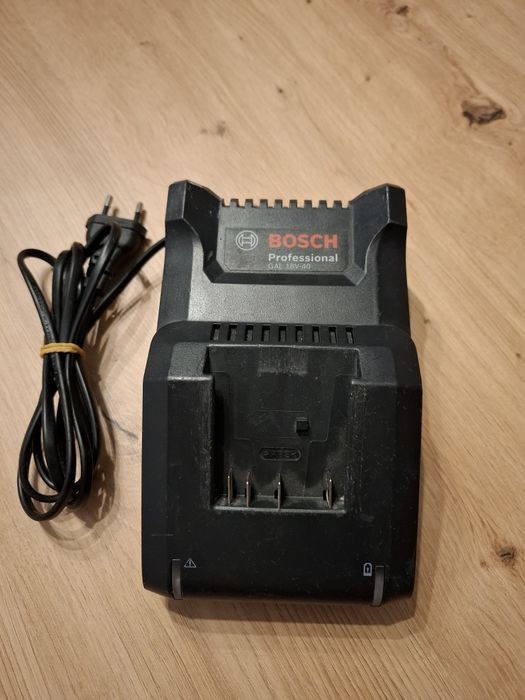 Ładowarka Bosch GAL 18V-40