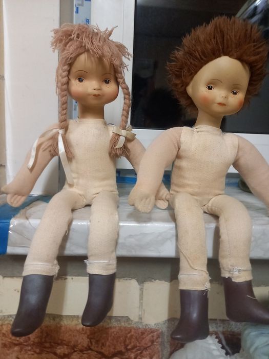 Kolekcjonerskie stare dwie lalki