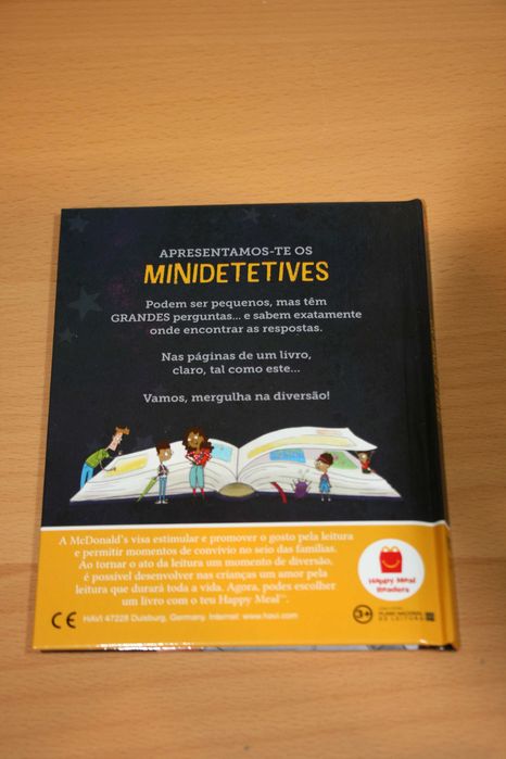 Livro "Os Mini Detetives - Porque Cintilam as Estrelas?"