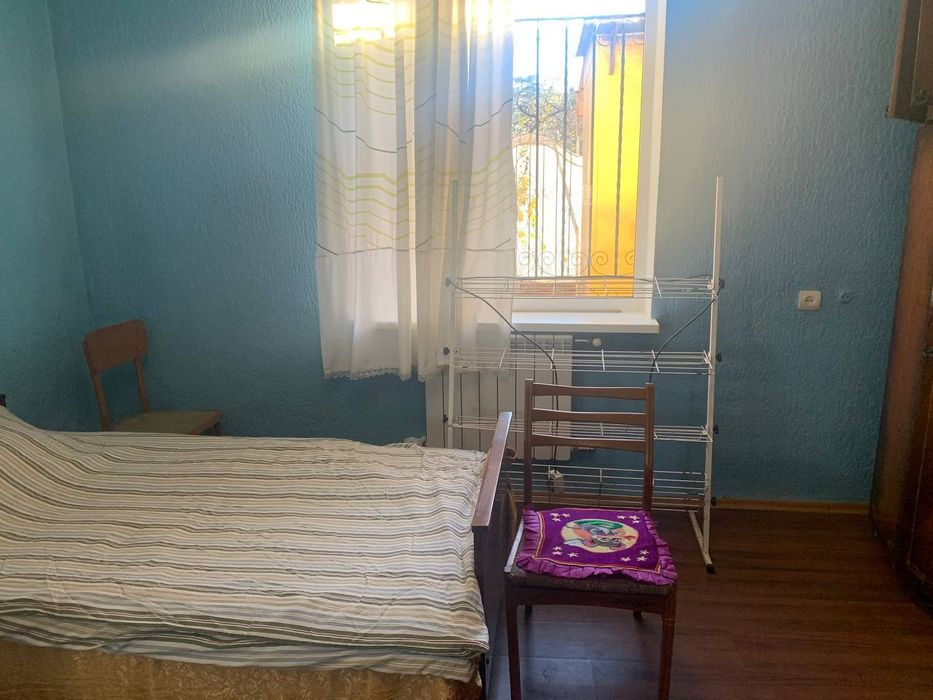 Ціна вказана вже з комунальними оплата за один місяць