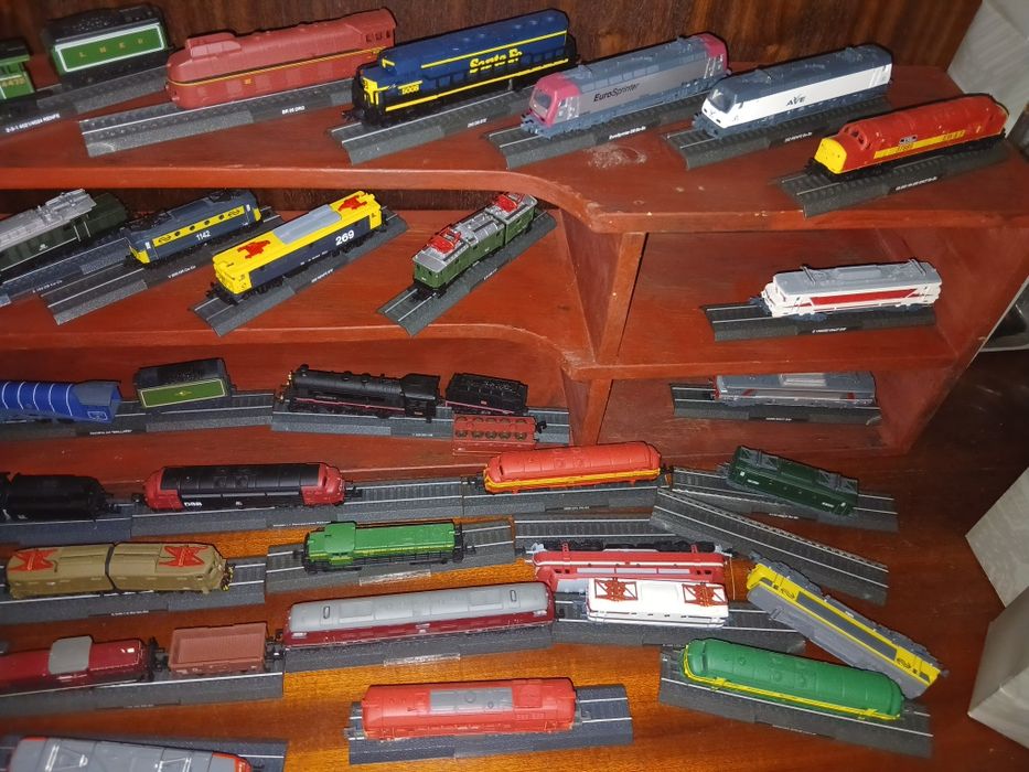 Colecao comboio locomotiva 240 €