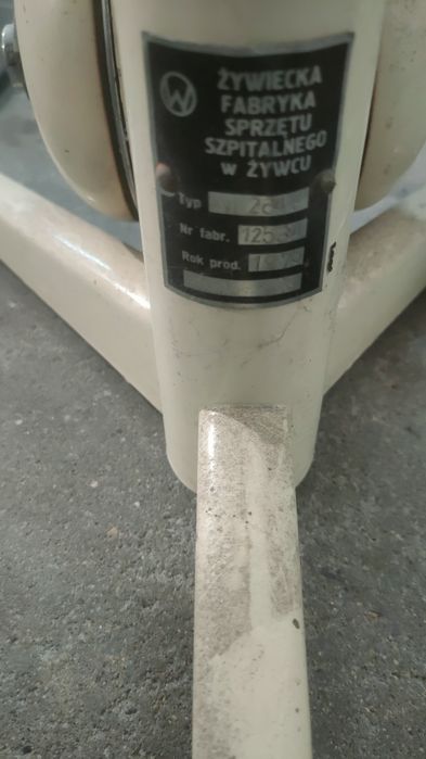 Zabytkowa wiertarka dentystyczna z czasów PRL