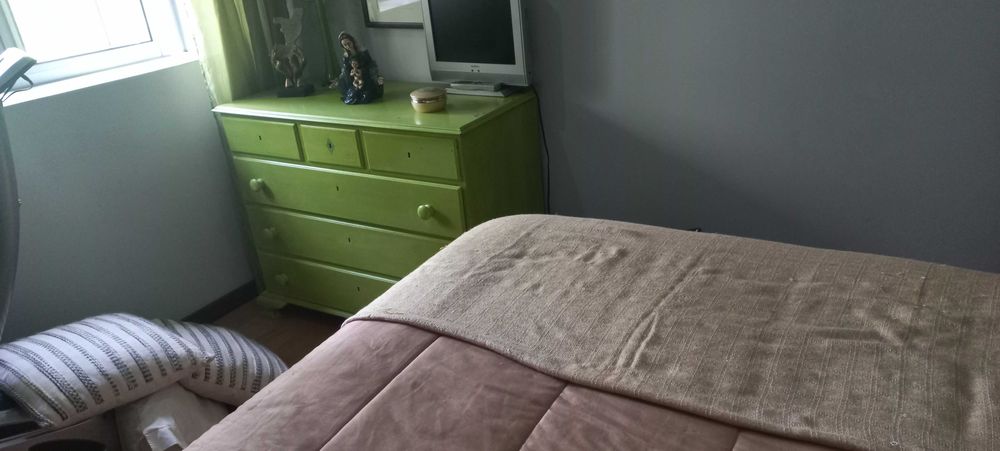 Mobilia de Quarto Corpo e Meio