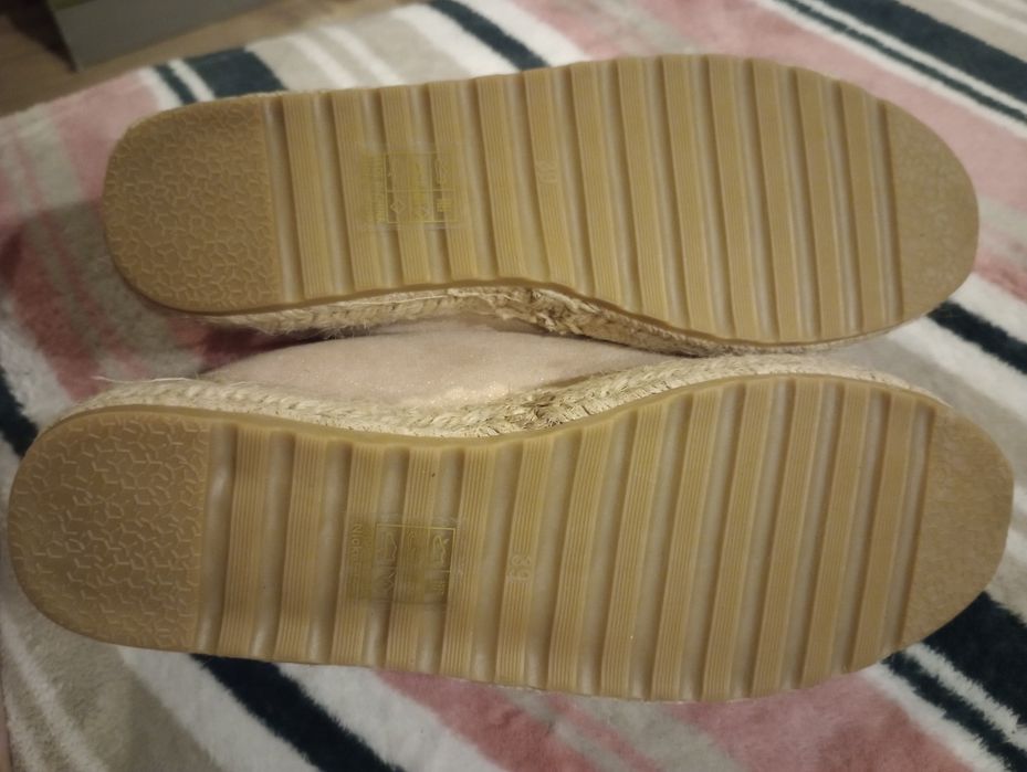 Piękne nowe buty 39