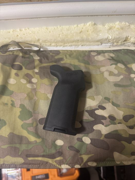 Рукоятка пистолетная Magpul MOE+Black для оружия AR15/AR10