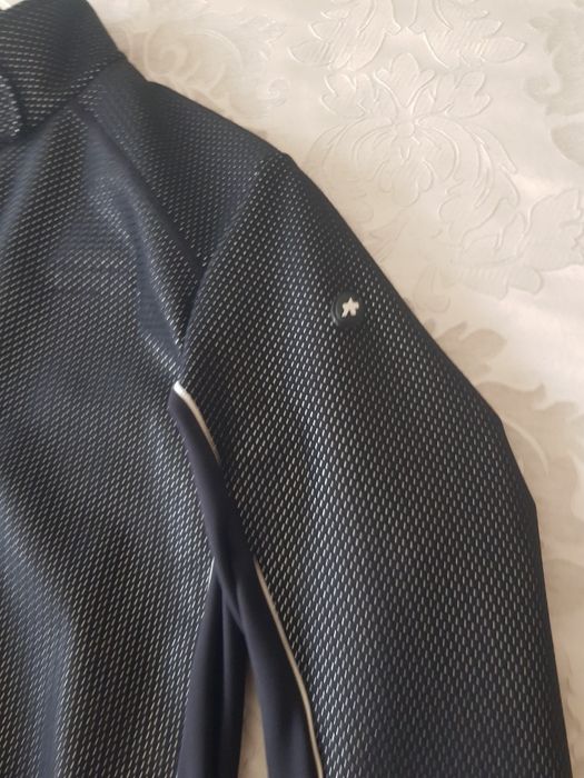 Blusão de bicicleta da marca  ASSOS(novo)