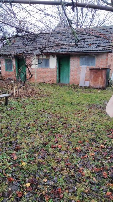 (3) Продам частину будинку в Яришівці 1736