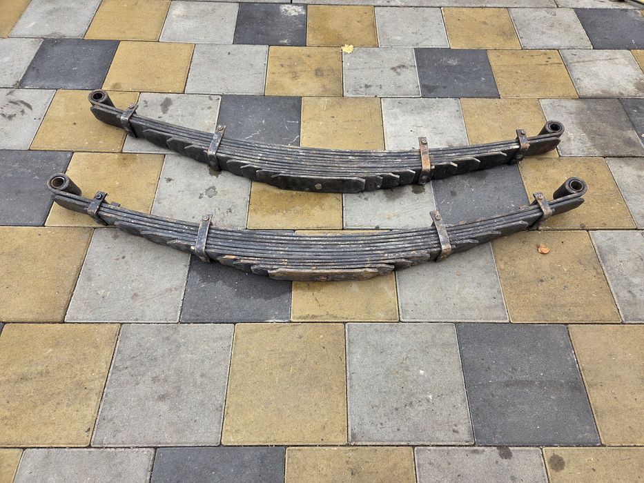 Рессоры прицепа ПТС 11 листов