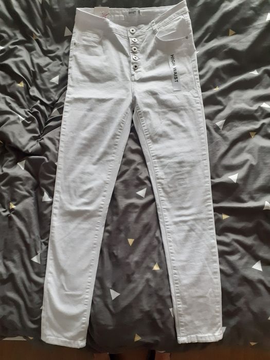 Nowe spodnie dżinsowe