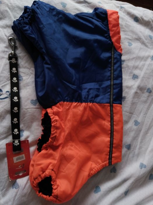 Курточка на собаку ширина по грудке полуобхват 33 длинна  по спинке за