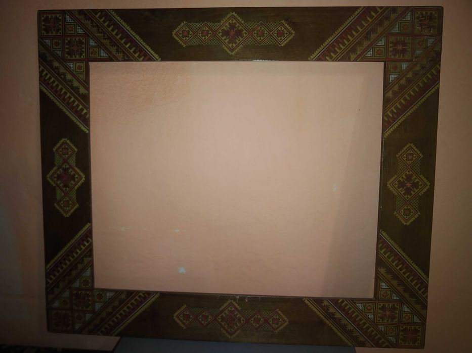 Рамки різьблені з дерева