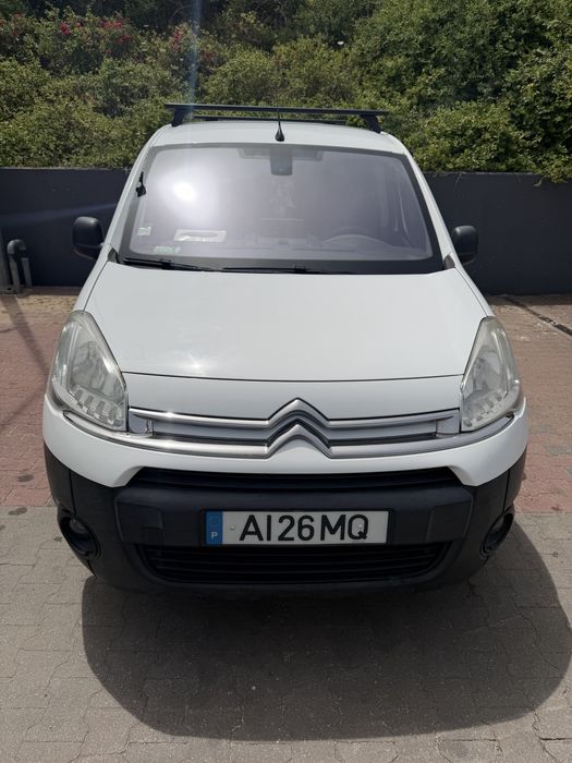 Carrinha Berlingo maxi em muito bom estado 3 lugares