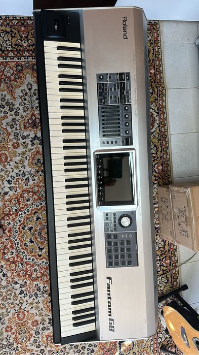 Roland Fantom - G8 semi novo, com placa exp. Roland - ARX-03 incluída