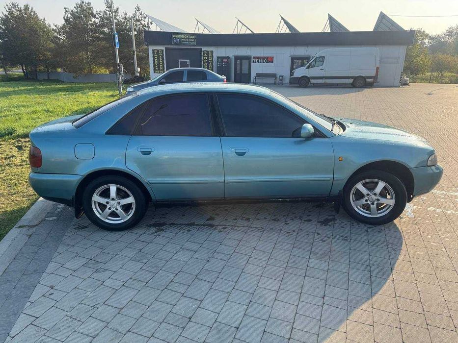 Автомобіль audi a4 b5