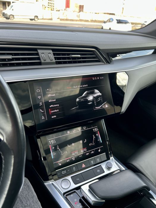 Audi e-tron 2019 VIN WAUZZZGE0KB018795 фото оголошення 9 з 23