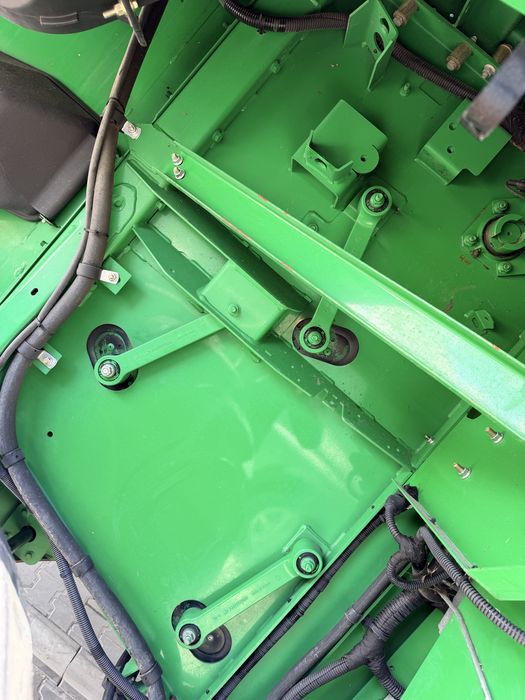 John Deere s690 , комбайн