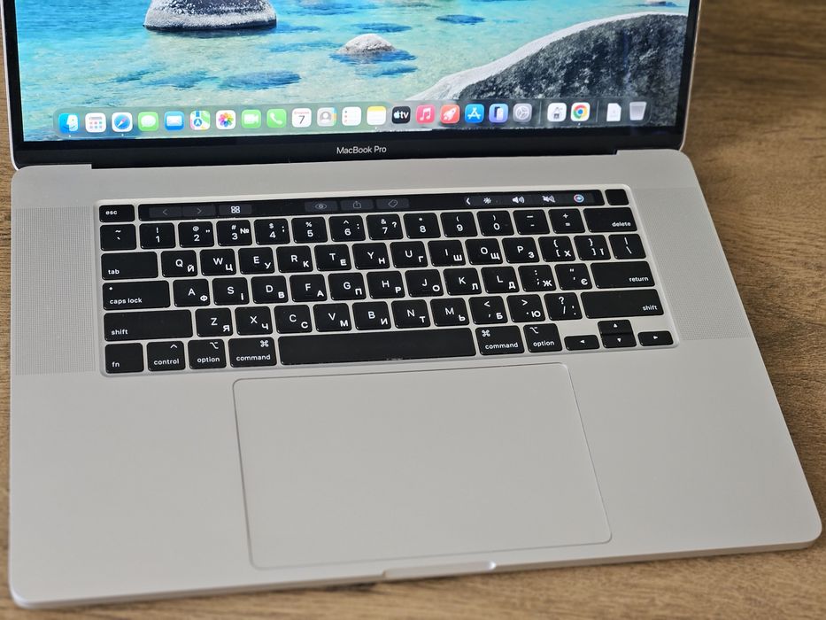 Macbook pro 16 2019 16gb 512gb