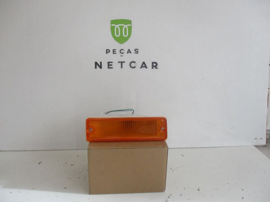 Farolim Para Choques Frente Direito Nissan King Cabstar 1993