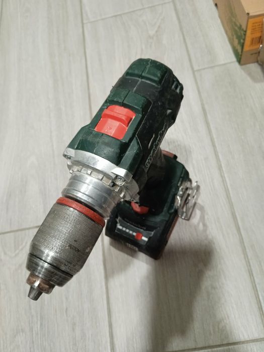 Шуруповёрт метабо 18 LTX BL I