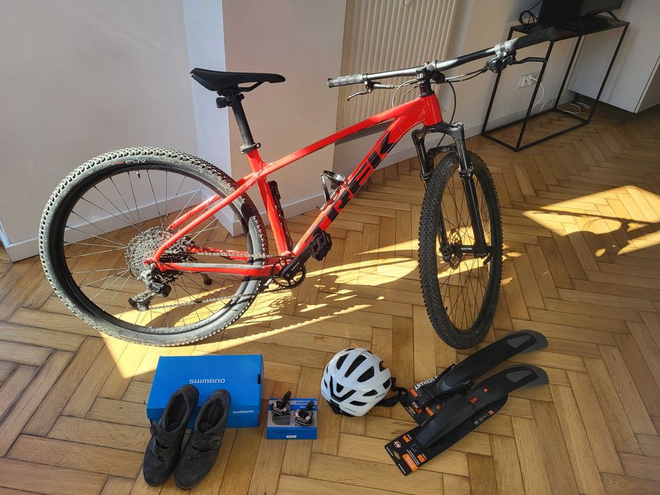 Rower TREK XCALIBER 8 M/L z akcesoriami