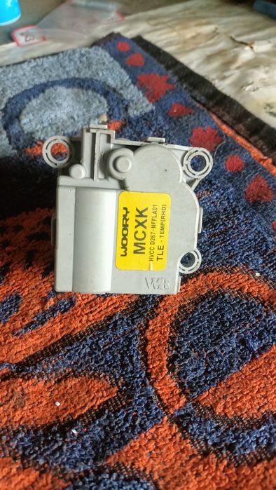 Продам сервопривод( моторчик) печки Киа спортэйж 4,хюндай Туксон