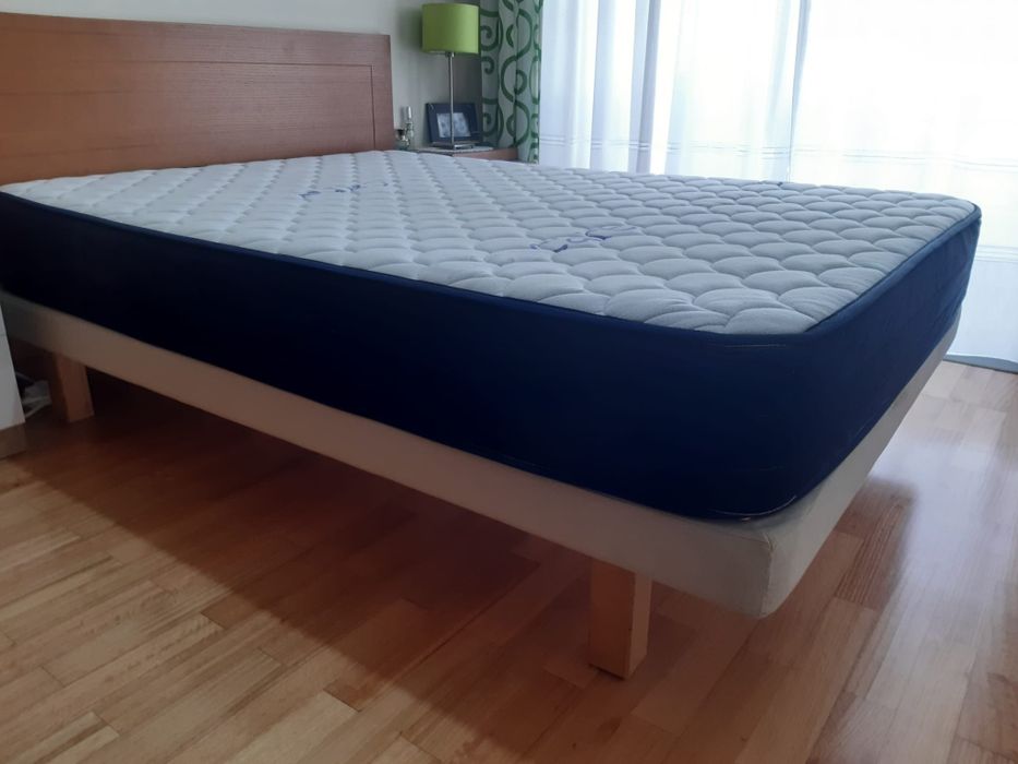 Cama e colchão 1.35×1.90m