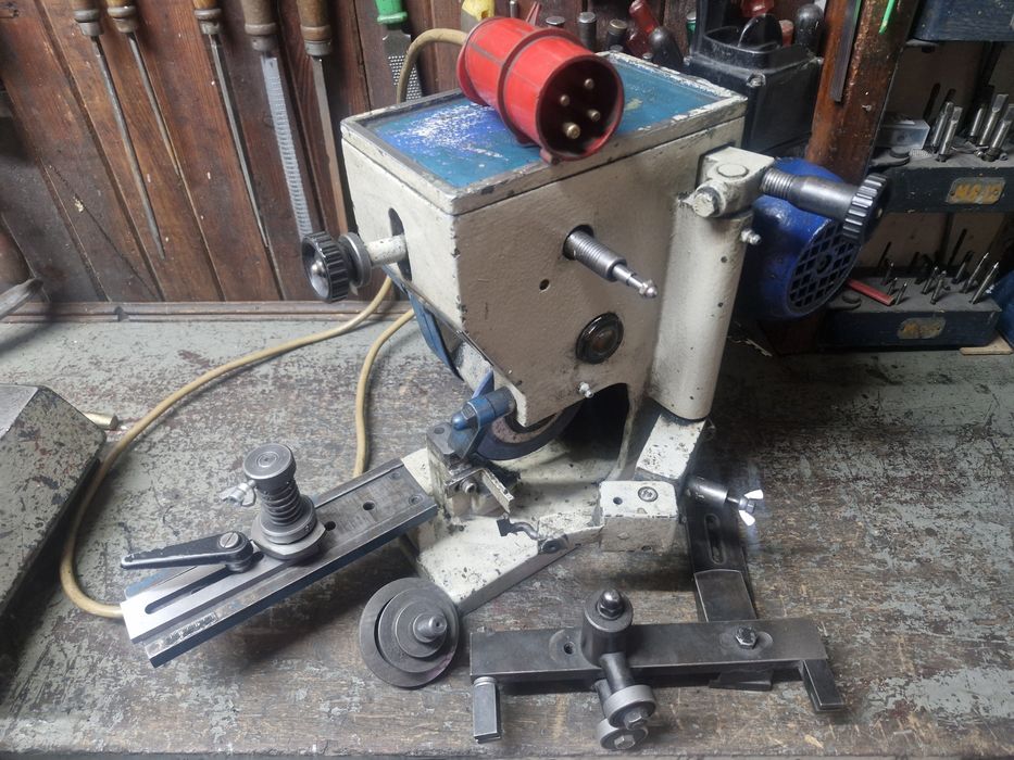 Ostrzałka do pił taśmowych i frezów piłkowych