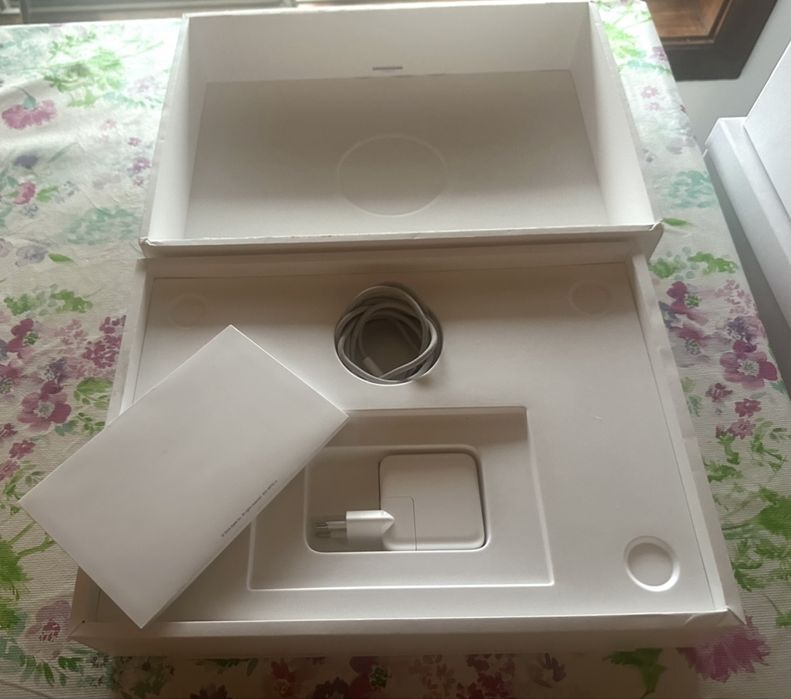 MacBook Air M3 13” 16GB 9 ciclos | Garantia 2028 | Magic Mouse NOVA